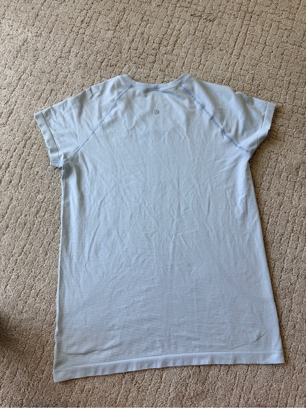 lululemon women’s swiftly tech tee - size 12 baby blue